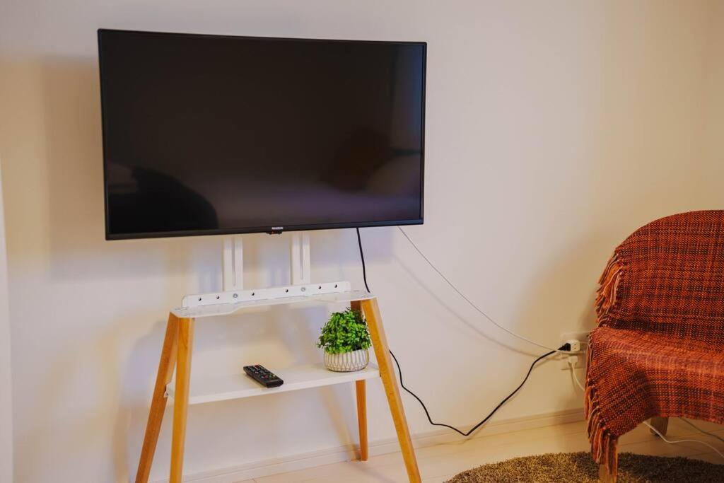 I Newly Renovated Hotel, Direct Access To Ueno, Asakusa, Disneyland, Airport Apartamento *